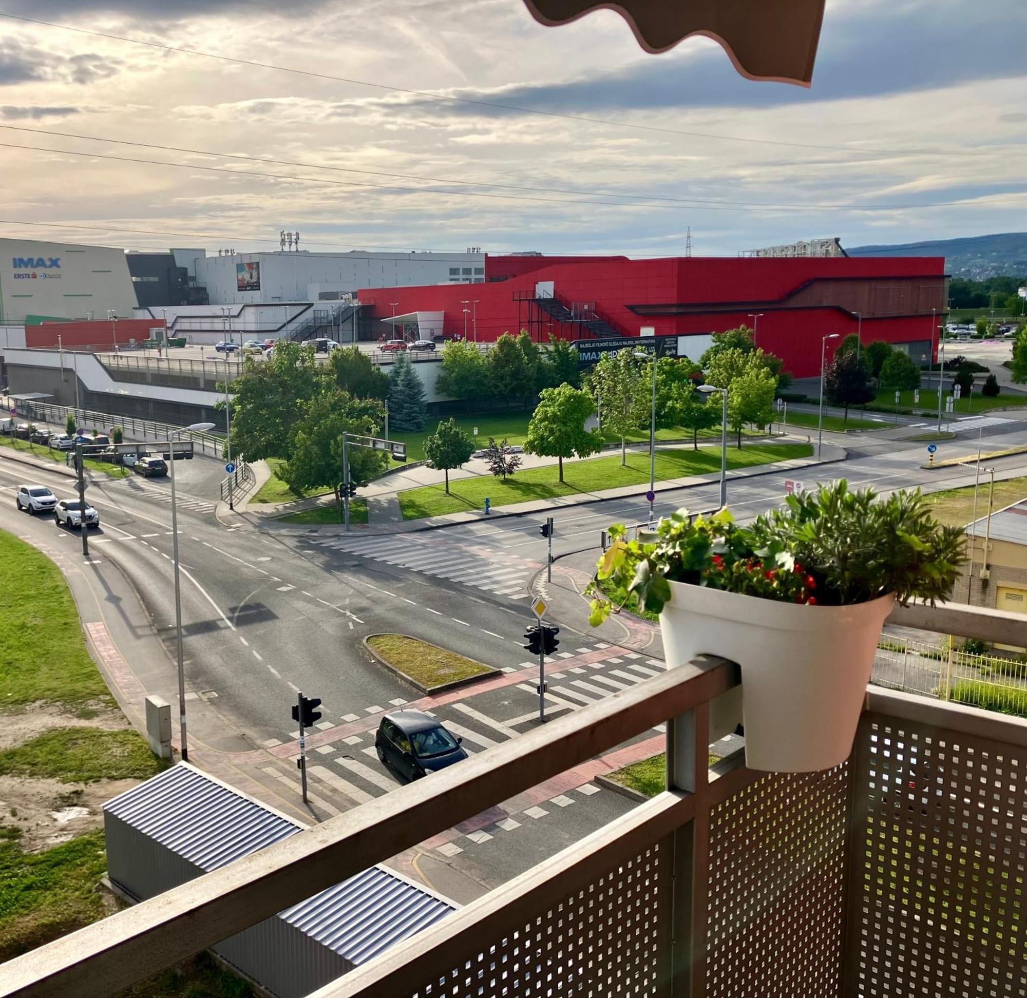Delux Apartment La Arena With Private Garage Ζάγκρεμπ Εξωτερικό φωτογραφία